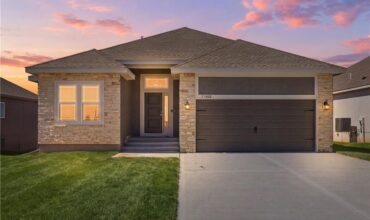 11460 N Auburndale Circle, Kansas City, MO 64157
