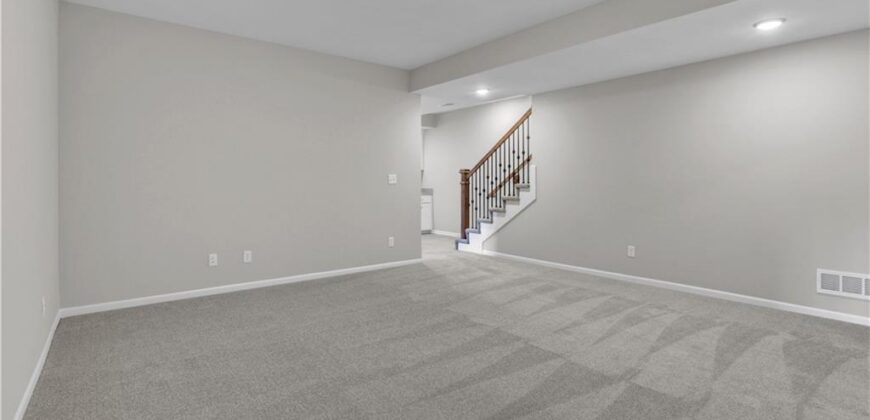 11460 N Auburndale Circle, Kansas City, MO 64157