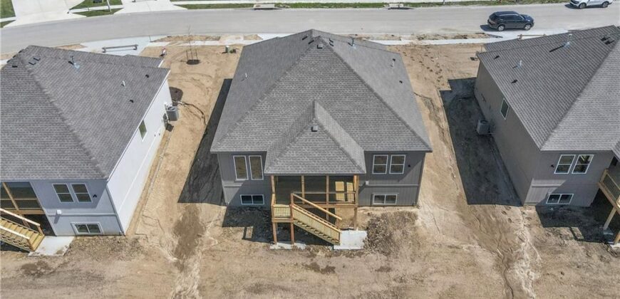 11460 N Auburndale Circle, Kansas City, MO 64157