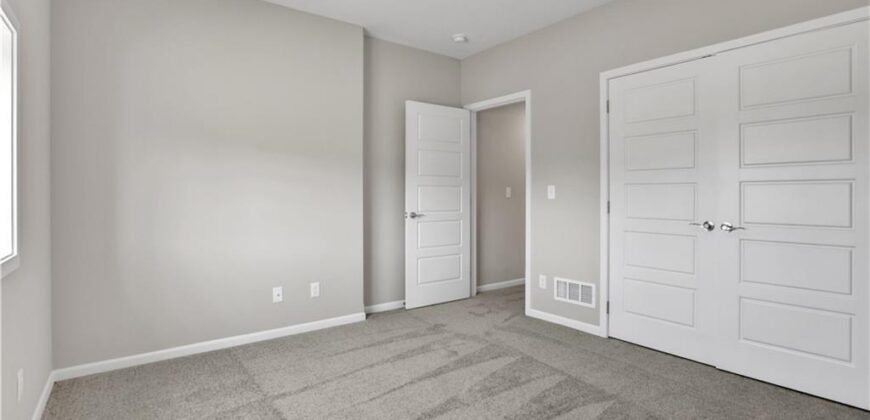 11460 N Auburndale Circle, Kansas City, MO 64157