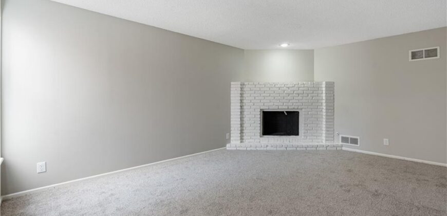 8240 NW Birch Lane, Kansas City, MO 64151