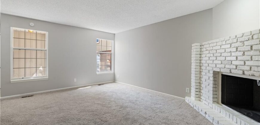8240 NW Birch Lane, Kansas City, MO 64151