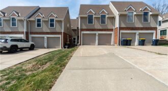 8240 NW Birch Lane, Kansas City, MO 64151