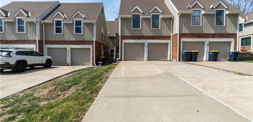 8240 NW Birch Lane, Kansas City, MO 64151