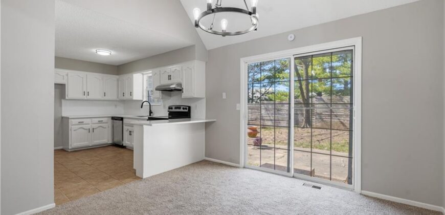 8240 NW Birch Lane, Kansas City, MO 64151