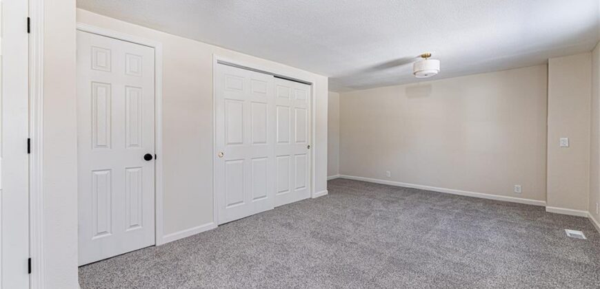 808 NE Russell Road, Kansas City, MO 64116