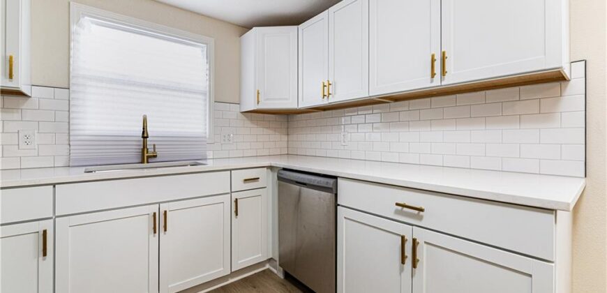 808 NE Russell Road, Kansas City, MO 64116