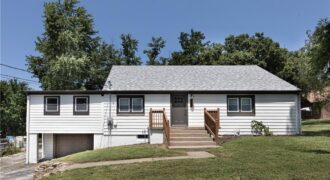 808 NE Russell Road, Kansas City, MO 64116