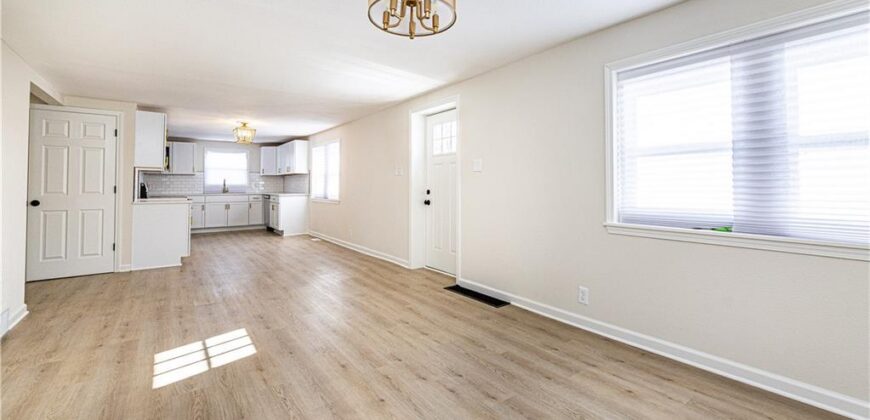 808 NE Russell Road, Kansas City, MO 64116