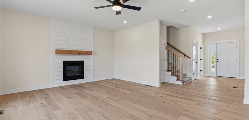 1972 Longview Drive, Liberty, MO 64068
