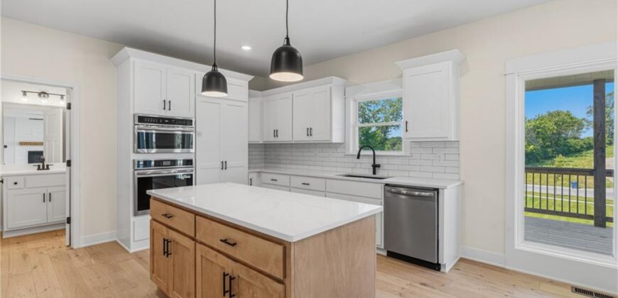 1972 Longview Drive, Liberty, MO 64068