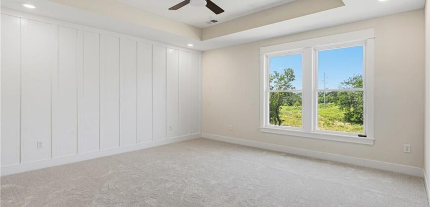 1972 Longview Drive, Liberty, MO 64068