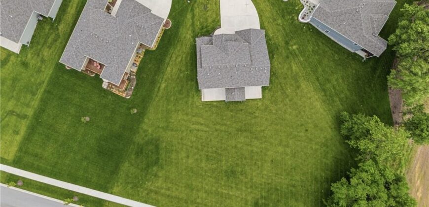 1972 Longview Drive, Liberty, MO 64068