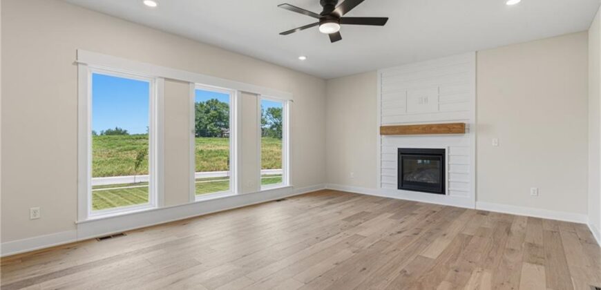 1972 Longview Drive, Liberty, MO 64068