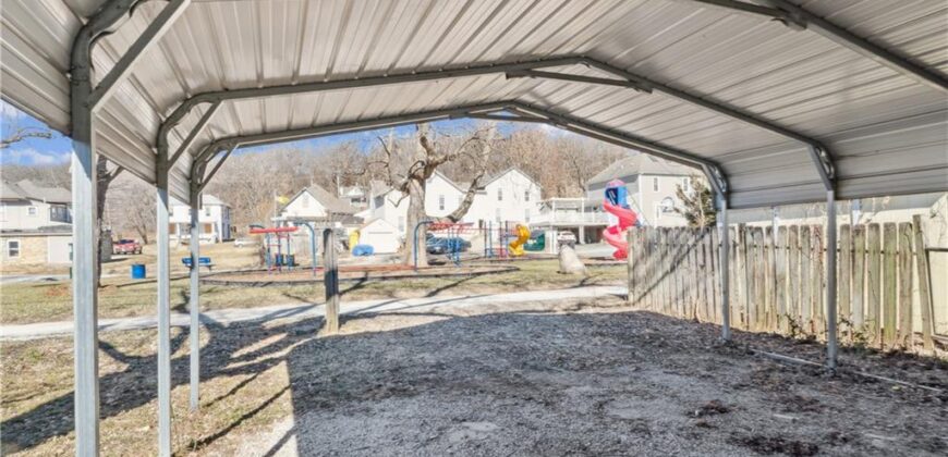 426 Benton Avenue, Excelsior Springs, MO 64024
