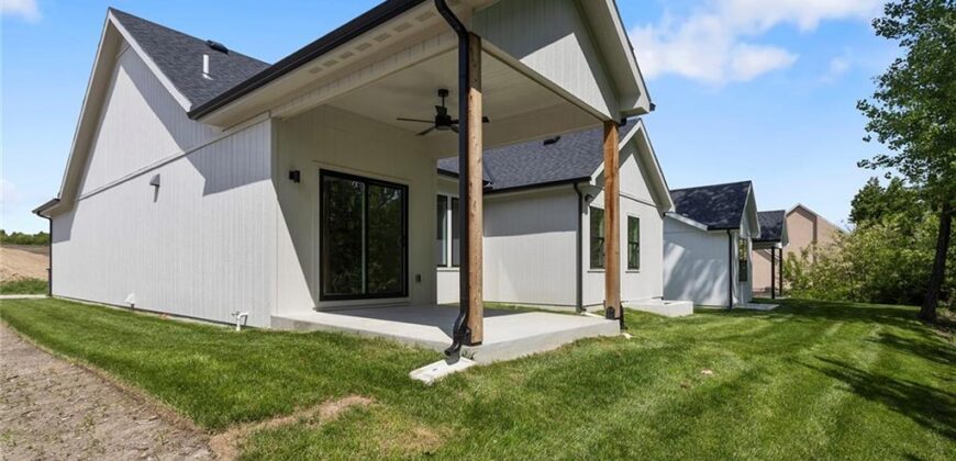 9735 N Lucerne Avenue, Kansas City, MO 64153