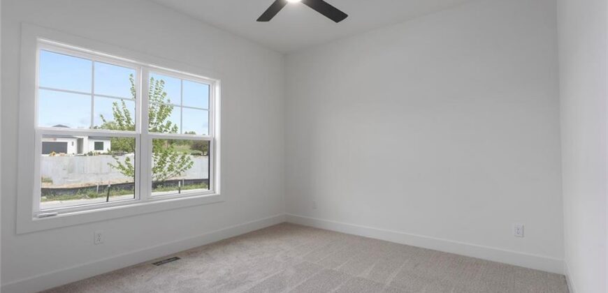 9735 N Lucerne Avenue, Kansas City, MO 64153