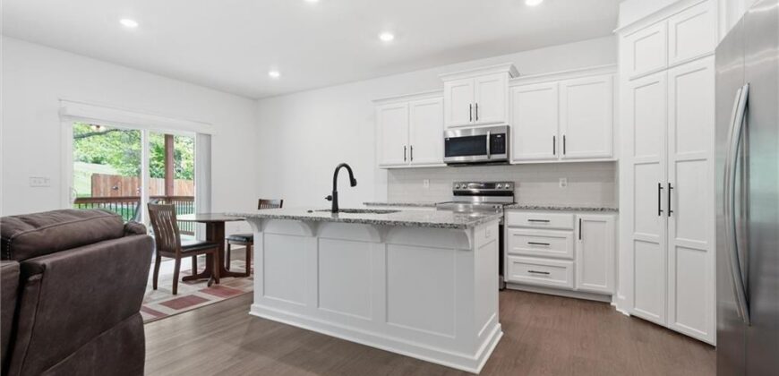 204 S MARIMACK Court, Kearney, MO 64060