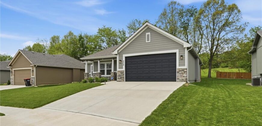 204 S MARIMACK Court, Kearney, MO 64060
