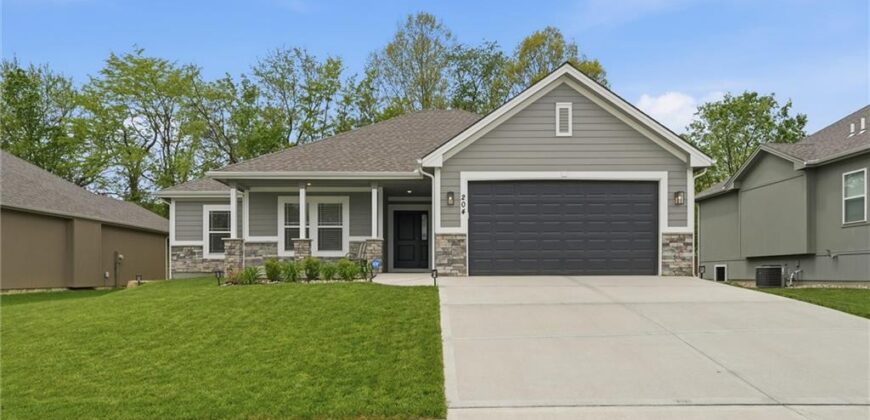 204 S MARIMACK Court, Kearney, MO 64060