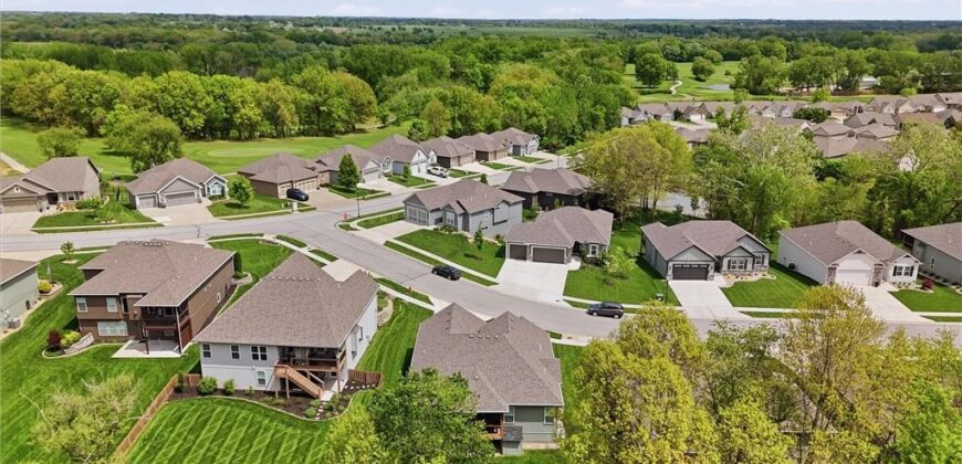 204 S MARIMACK Court, Kearney, MO 64060