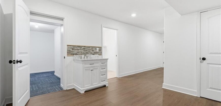 204 S MARIMACK Court, Kearney, MO 64060
