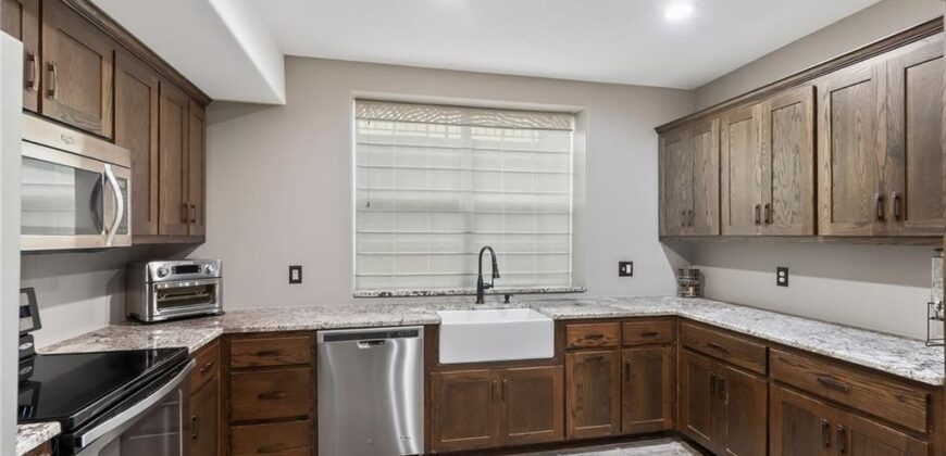 2827 NE 102nd Terrace, Kansas City, MO 64155