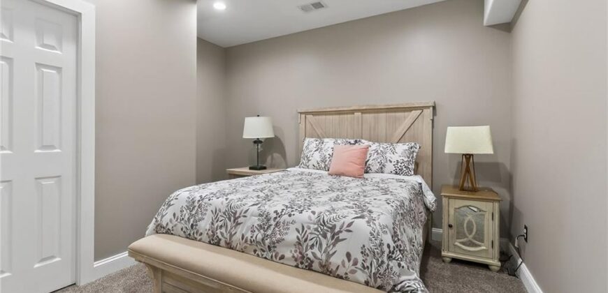 2827 NE 102nd Terrace, Kansas City, MO 64155