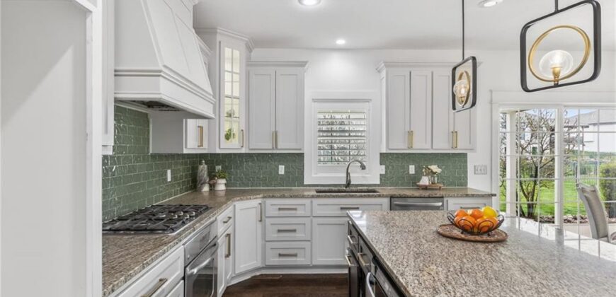 2827 NE 102nd Terrace, Kansas City, MO 64155
