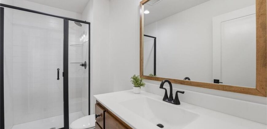10411 N Liberty Street, Kansas City, MO 64155