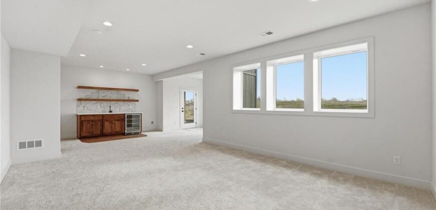 10411 N Liberty Street, Kansas City, MO 64155