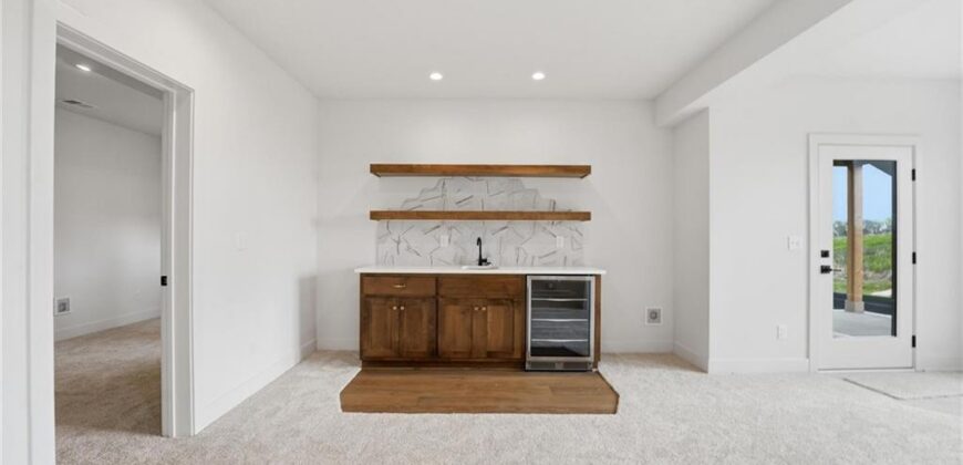 10411 N Liberty Street, Kansas City, MO 64155