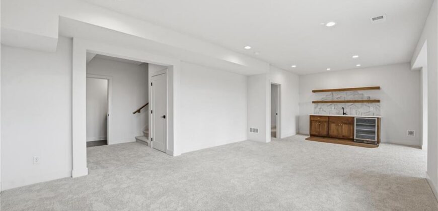 10411 N Liberty Street, Kansas City, MO 64155