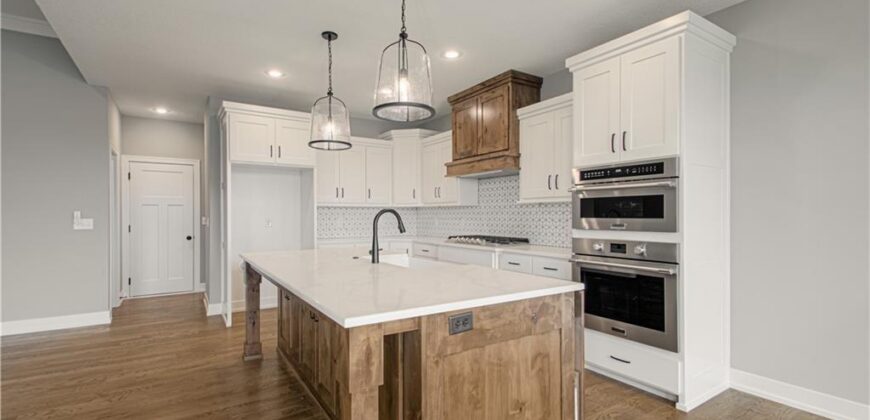 2316 Larkspur Lane, Kearney, MO 64060