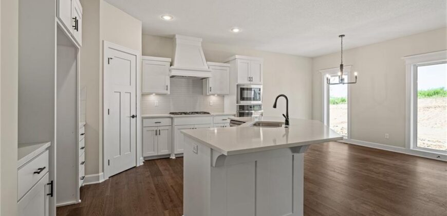 6934 NE 102nd Street, Kansas City, MO 64156