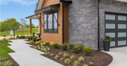 7470 NW Fawn Avenue, Parkville, MO 64152