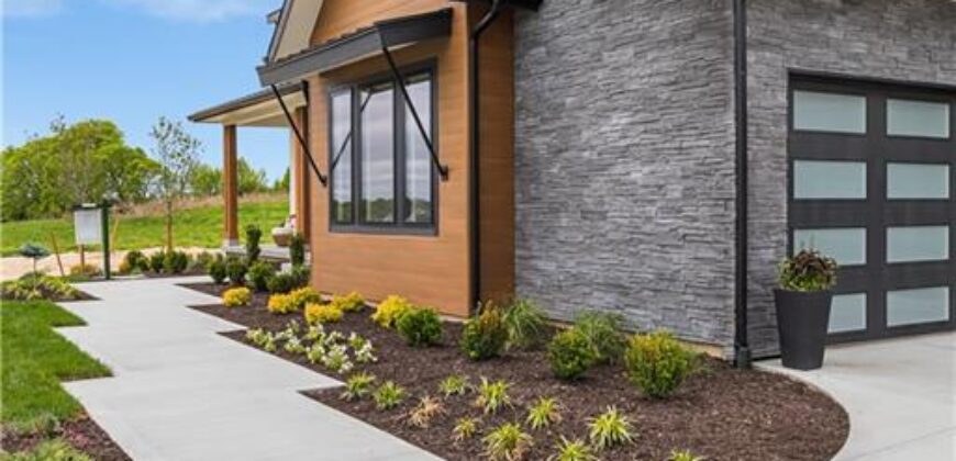 7470 NW Fawn Avenue, Parkville, MO 64152