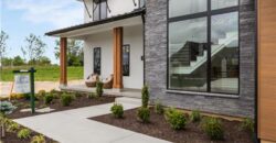 7470 NW Fawn Avenue, Parkville, MO 64152