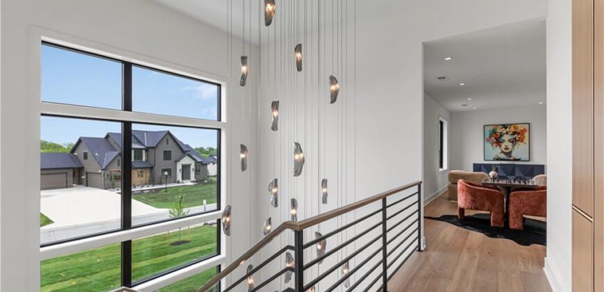 7470 NW Fawn Avenue, Parkville, MO 64152