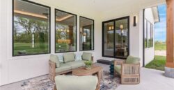 7470 NW Fawn Avenue, Parkville, MO 64152