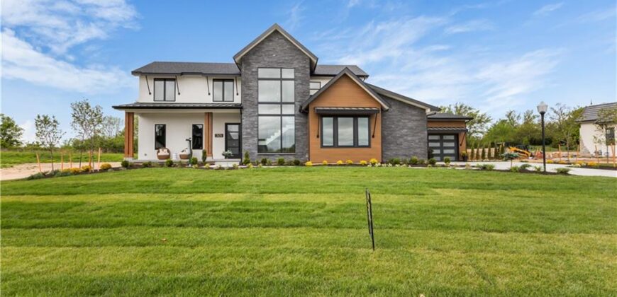 7470 NW Fawn Avenue, Parkville, MO 64152