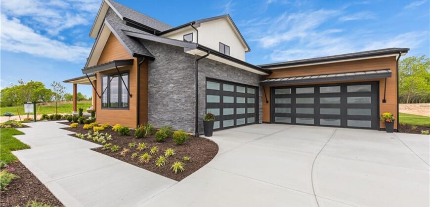7470 NW Fawn Avenue, Parkville, MO 64152