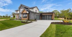 7470 NW Fawn Avenue, Parkville, MO 64152