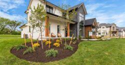 7470 NW Fawn Avenue, Parkville, MO 64152