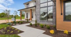 7470 NW Fawn Avenue, Parkville, MO 64152