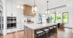 7470 NW Fawn Avenue, Parkville, MO 64152