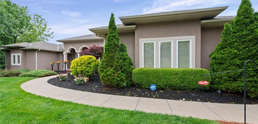 6930 NW WHITE PINE Circle, Parkville, MO 64152