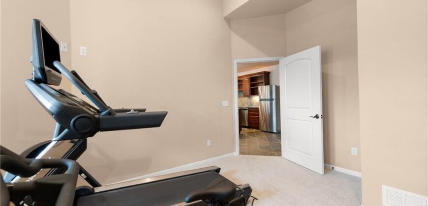6930 NW WHITE PINE Circle, Parkville, MO 64152