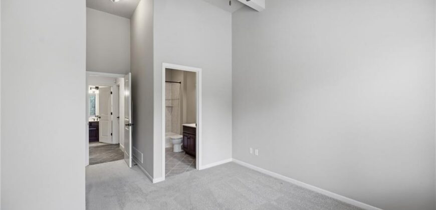 6930 NW WHITE PINE Circle, Parkville, MO 64152