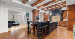 6930 NW WHITE PINE Circle, Parkville, MO 64152